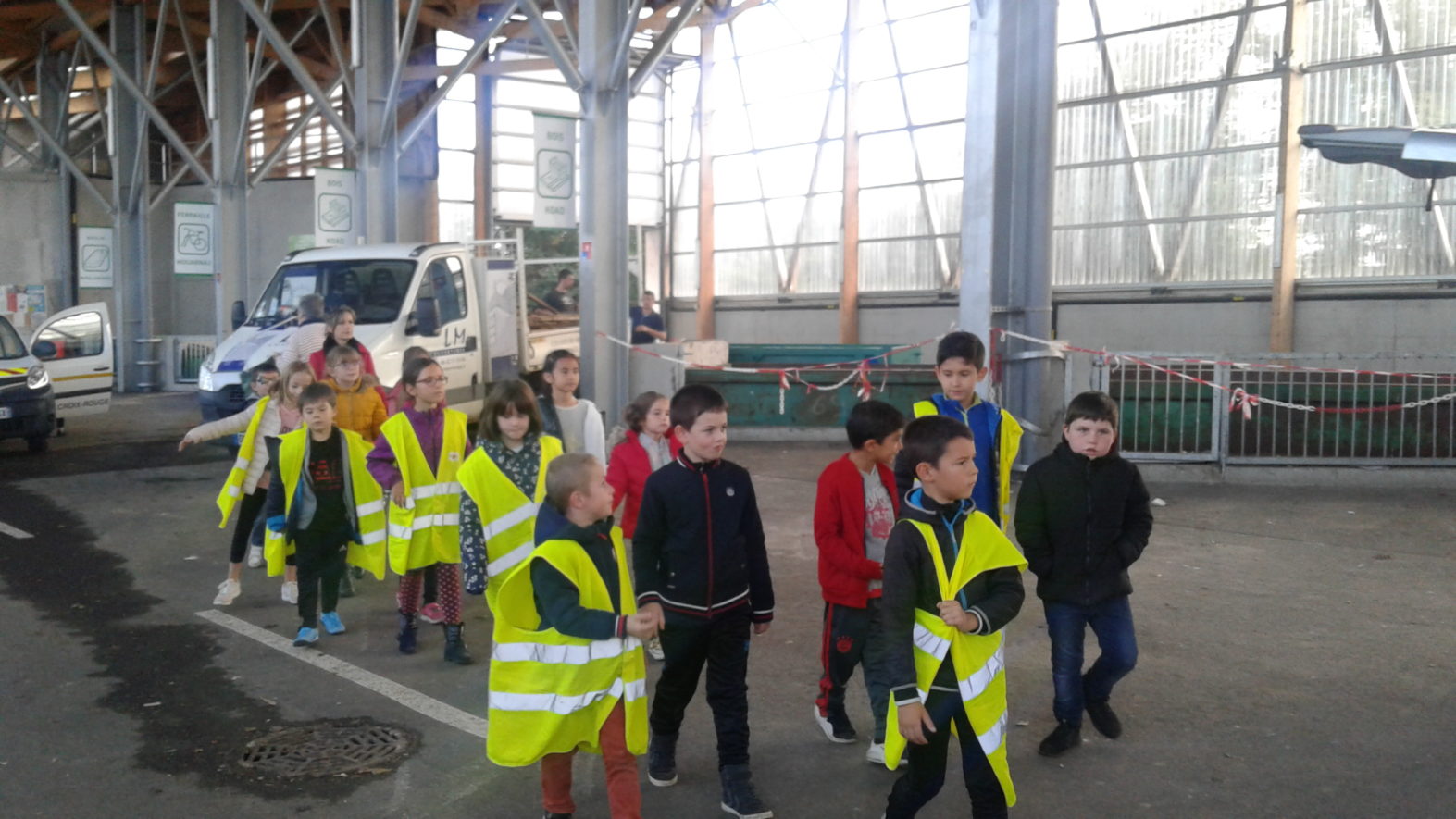 Visite à l’objèterie pour les classes de CE1.