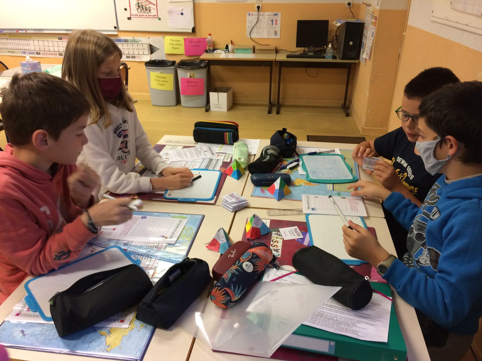 Entraide,  réinvestissement, concentration, partage…