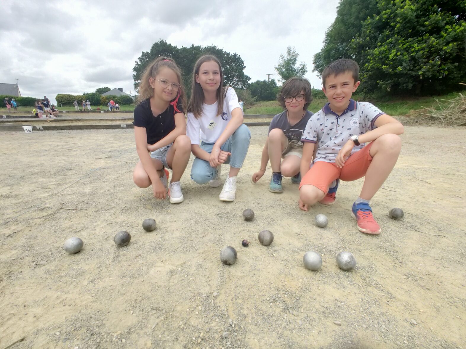 Après-midi pétanque avec le club de Plouisy