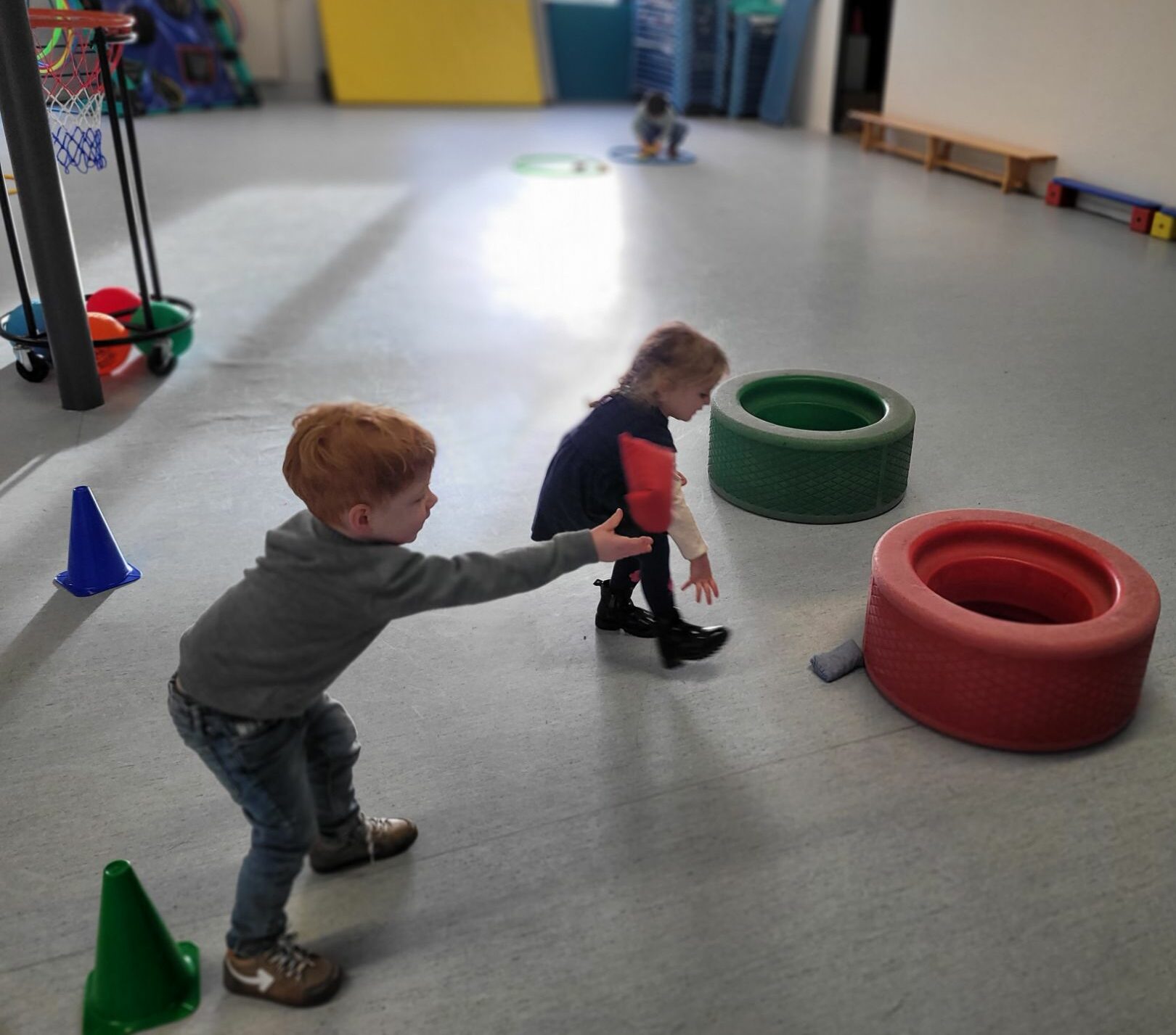 Fiñval a ra gant ar re vihan – Ça bouge chez les maternelles